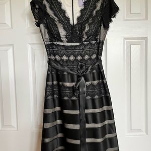 Very beautiful, elegant dress for special occasions.